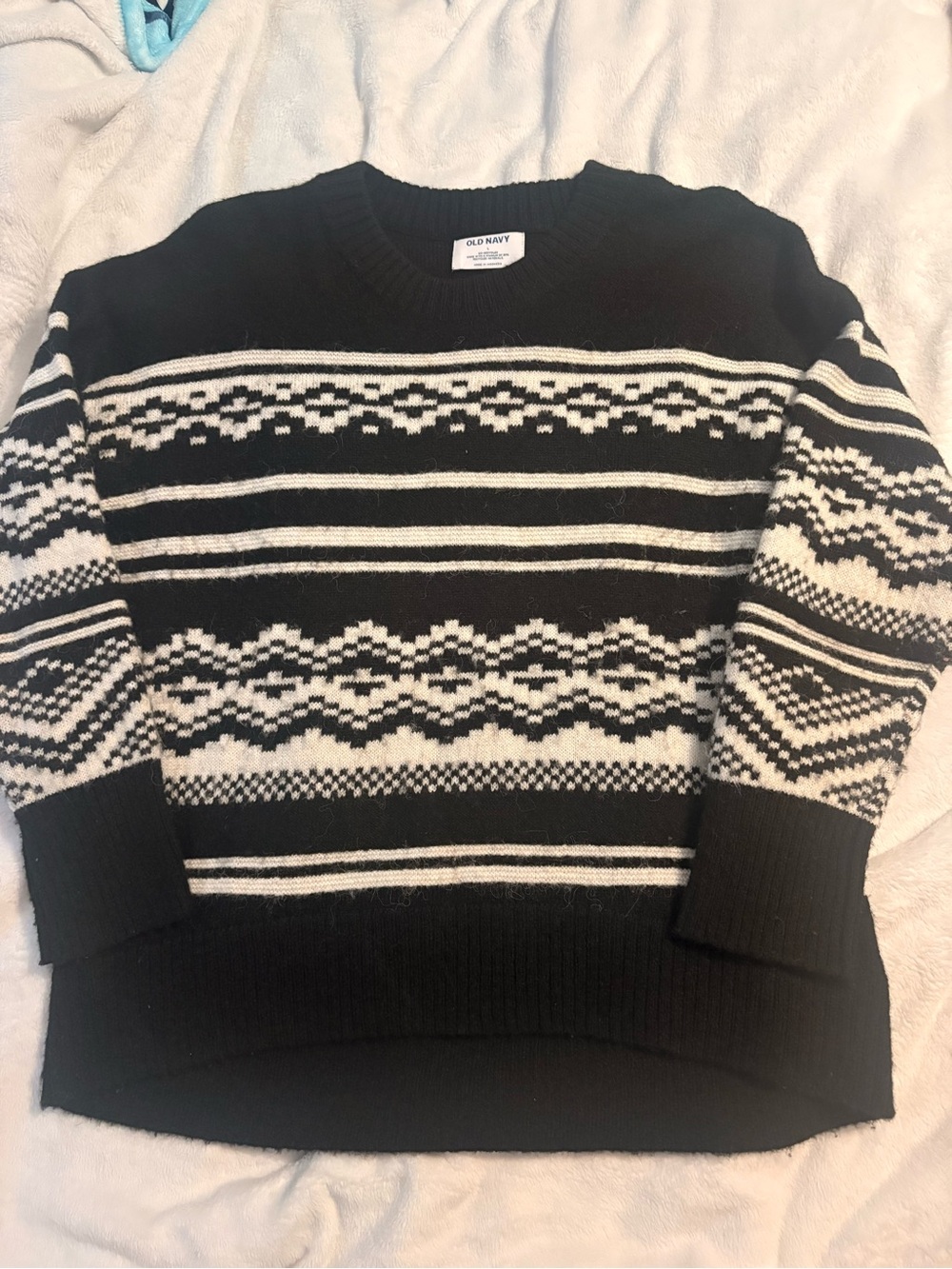 Old Navy Women’s Black and White Fair Isle Crewneck Sweater